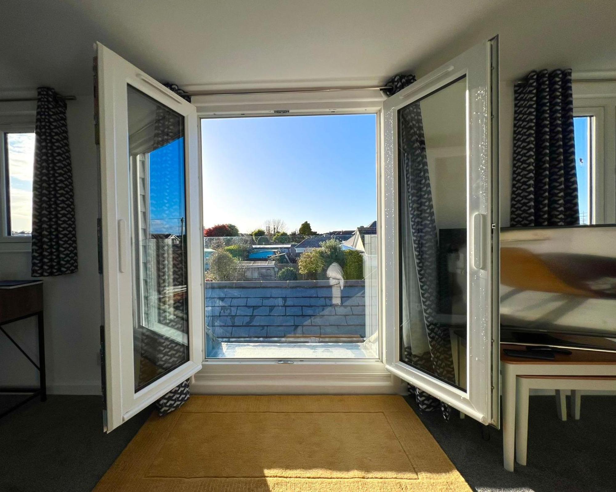 Seascape - Stylish Modern Apartment Barton on Sea Kültér fotó