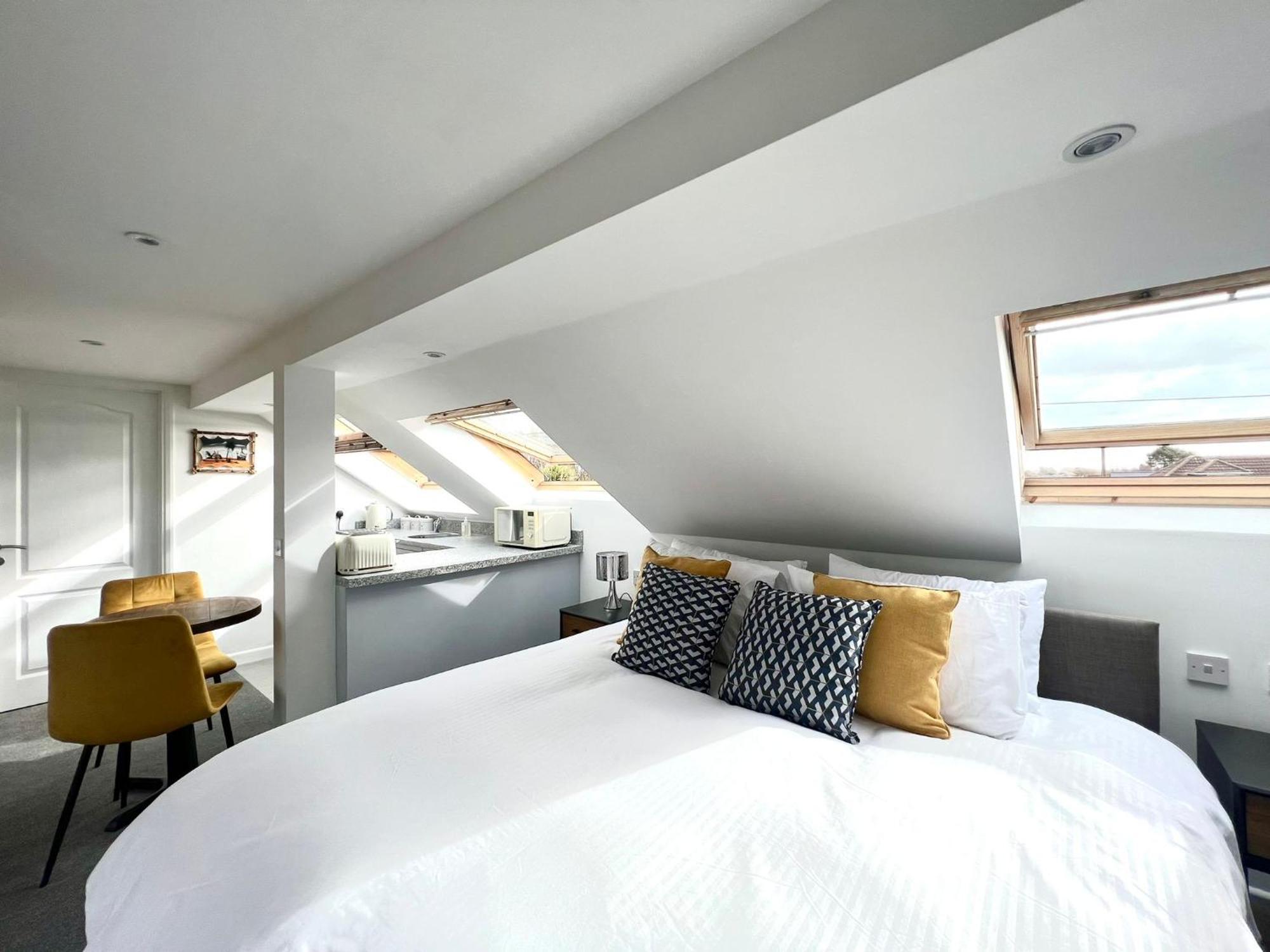 Seascape - Stylish Modern Apartment Barton on Sea Kültér fotó