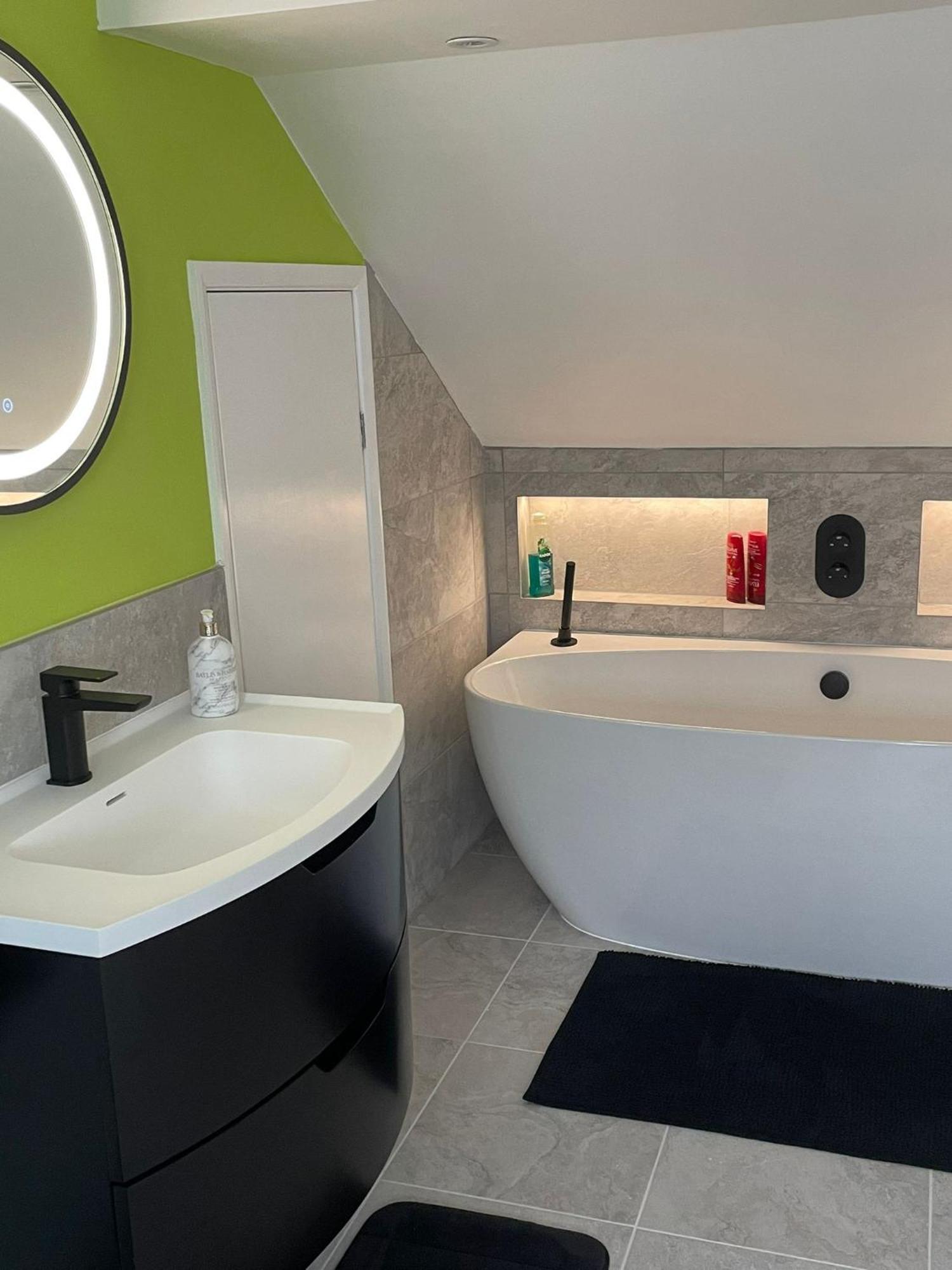 Seascape - Stylish Modern Apartment Barton on Sea Kültér fotó